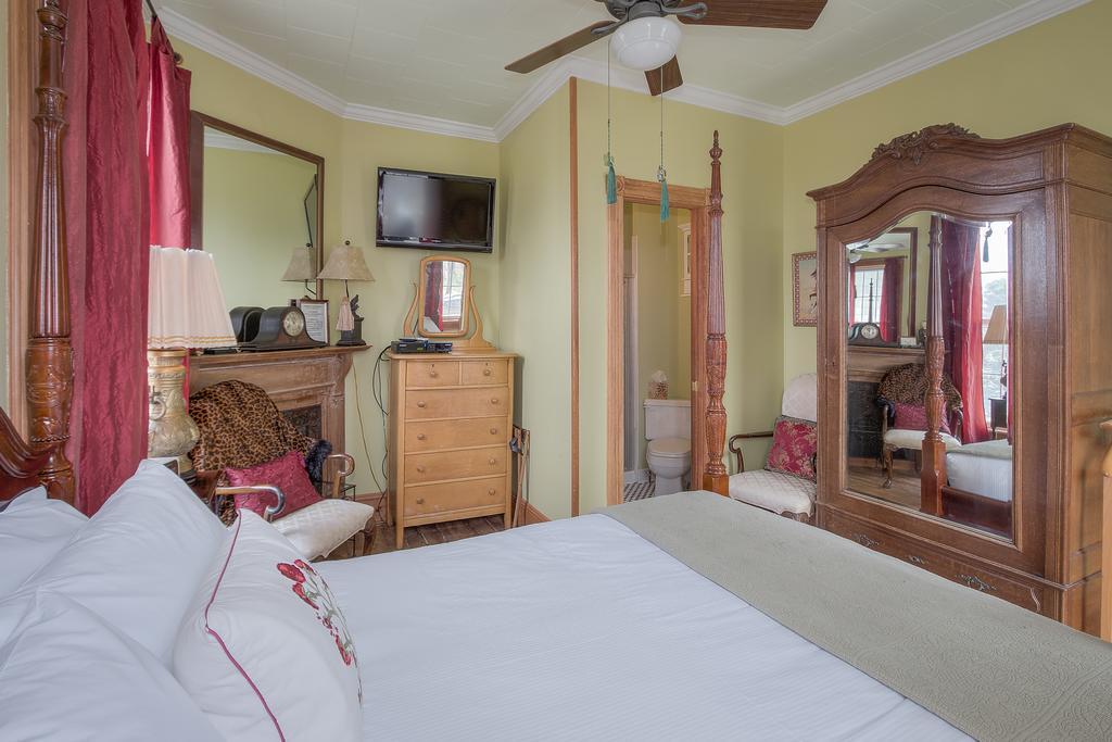 Shorecrest Bed And Breakfast Southold Exterior foto